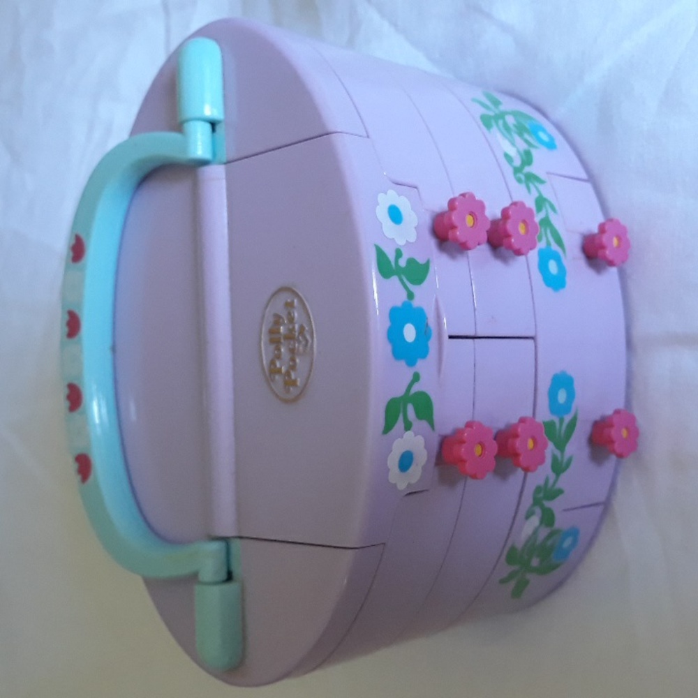 Vintage Polly Pocket Purple Case and figures